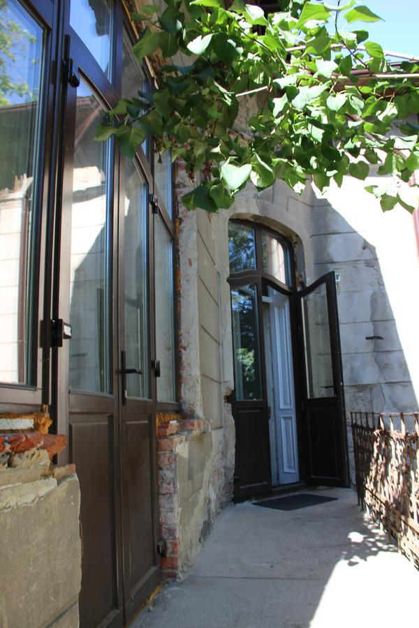 Hostel Mif Ивано-Франкивск Екстериор снимка